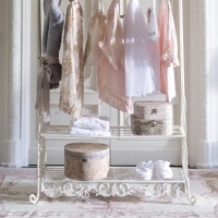  Blanche Romantique Standgarderobe und Kleiderstaender