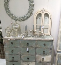  Französische Kommode