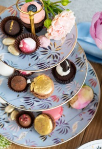  Five-o-Clock Etagere