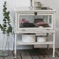  Kleine Lunel Kommode mit Glas