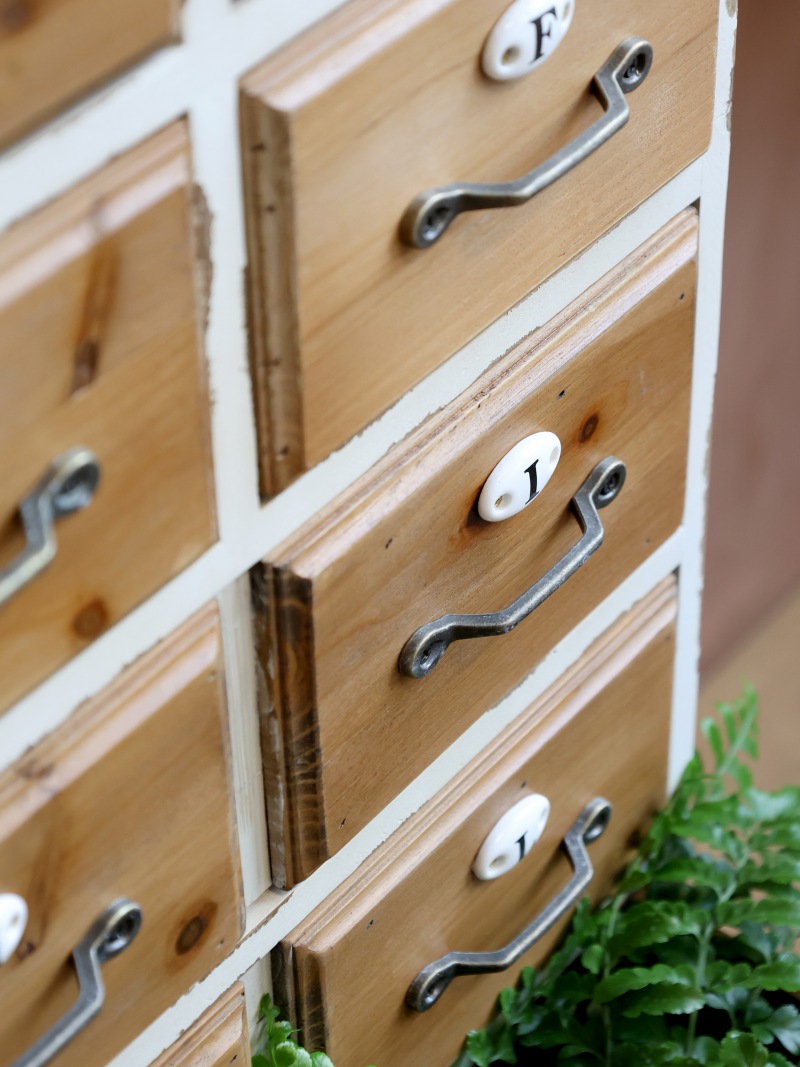  Cottage House Kommode Victoria