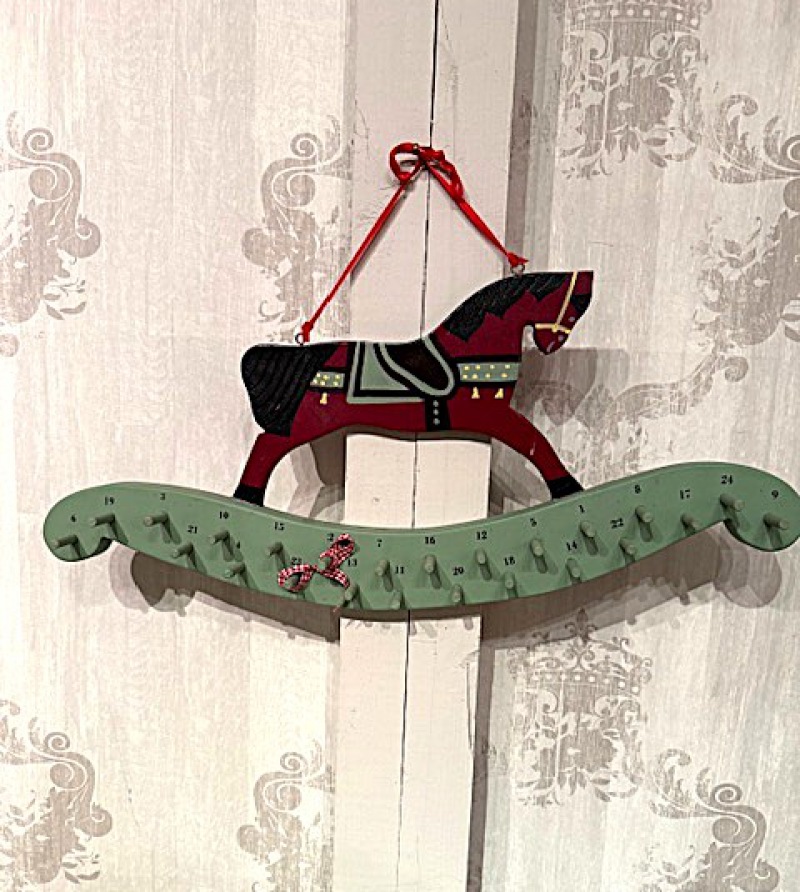  Adventskalender Schaukelpferd