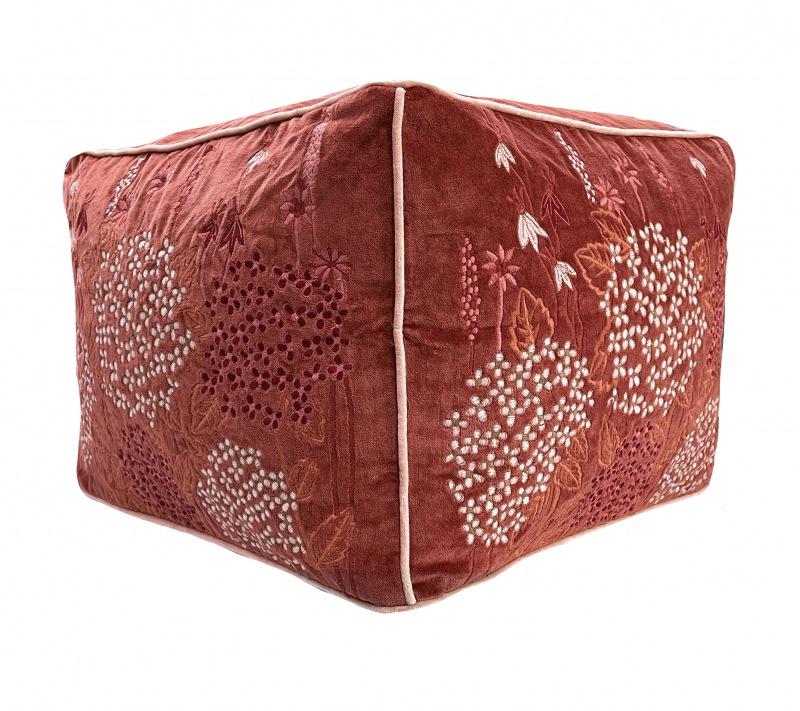  Cosy Pouf Salon Finesse