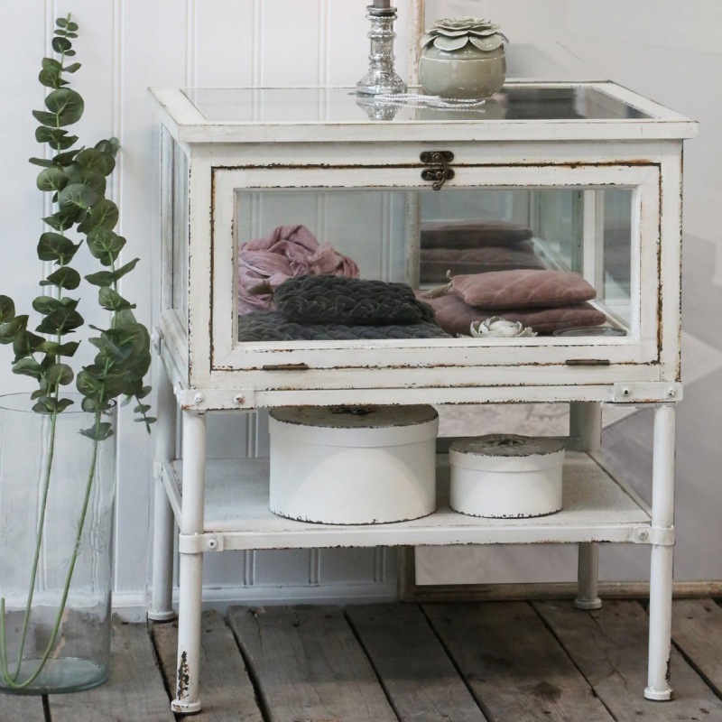  Kleine Lunel Kommode mit Glas