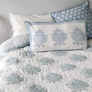 Quilt und Tagesdecke L Arbre de Vie blau -Streifen 150 x 240 cm